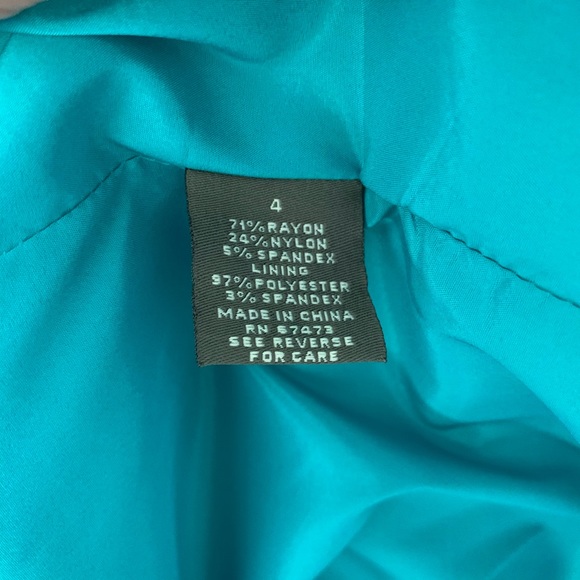 EUC Taylor Ruffle V-Neck Sleeveless Sheath Dress - Picture 8 of 9